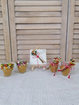 Martisor lumanarica borcan cu buchet